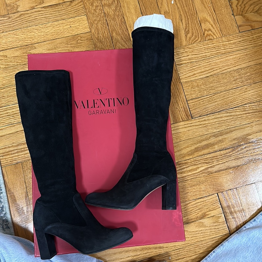 Valentino Garavani Knee High genuine suede boots size 35.5